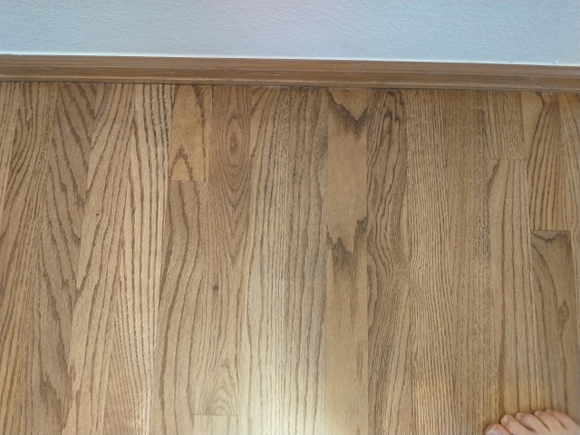 Stain Lines Dining H